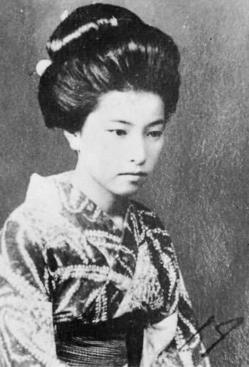 山崎富栄 太宰治と入水自殺を遂げた女性 の写真 昭和ガイド