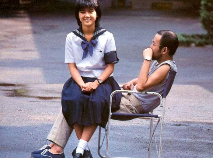 相米慎二監督と薬師丸ひろ子の若い頃（『セーラー服と機関銃』の撮影時）